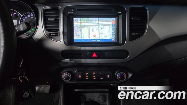 Kia Carens 1.7 VGT Luxury 2014 — фото 15