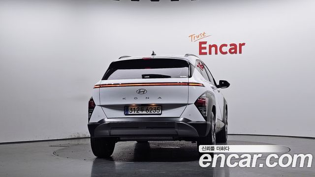 Hyundai Kona (SX2) Gasoline 2.0 2WD Inspiration 2024 — фото 4