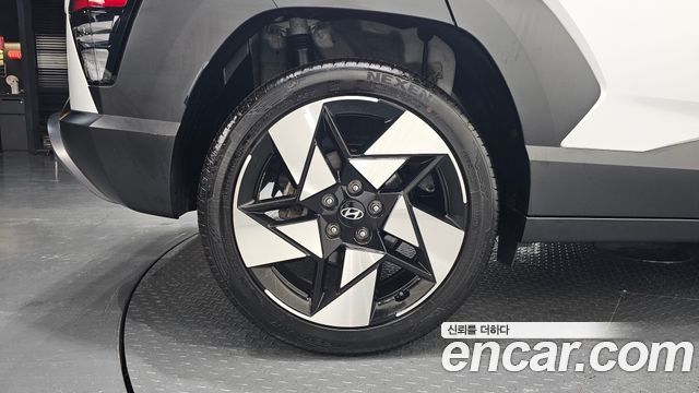 Hyundai Kona (SX2) Gasoline 2.0 2WD Inspiration 2024 — фото 5