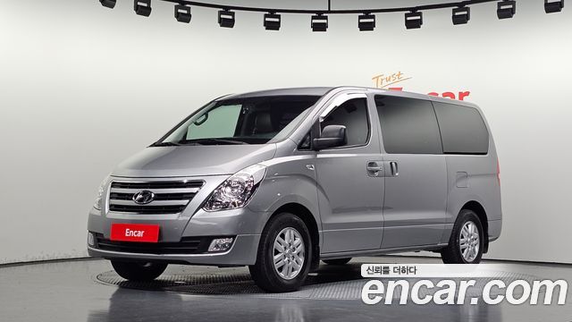 Hyundai Grand Starex 3-Seater VAN Smart