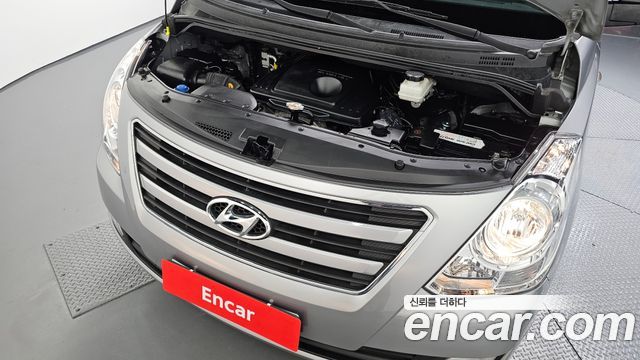 Hyundai Grand Starex 3-Seater VAN Smart 2017 — фото 6
