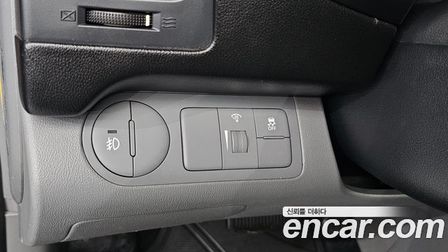 Hyundai Grand Starex 3-Seater VAN Smart 2017 — фото 13