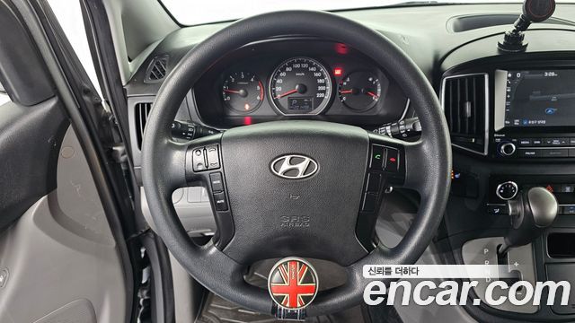 Hyundai Grand Starex 3-Seater VAN Smart 2017 — фото 16