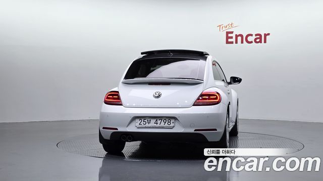 Volkswagen Beetle 2.0 TDI Exclusive 2014 — фото 4