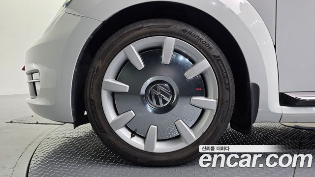 Volkswagen Beetle 2.0 TDI Exclusive 2014 — фото 5