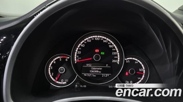 Volkswagen Beetle 2.0 TDI Exclusive 2014 — фото 8