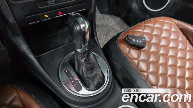 Volkswagen Beetle 2.0 TDI Exclusive 2014 — фото 9
