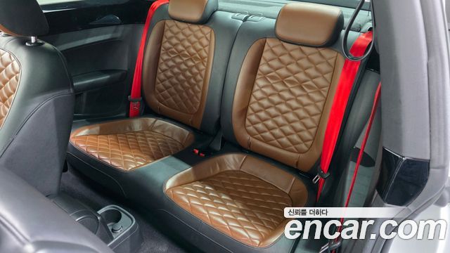 Volkswagen Beetle 2.0 TDI Exclusive 2014 — фото 12