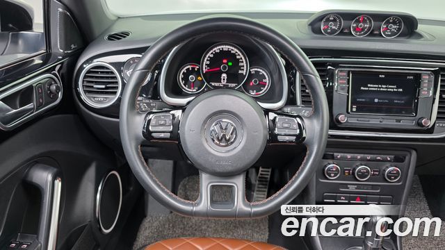 Volkswagen Beetle 2.0 TDI Exclusive 2014 — фото 13