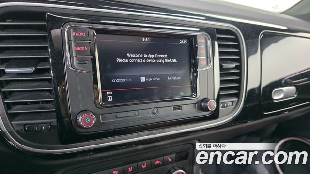 Volkswagen Beetle 2.0 TDI Exclusive 2014 — фото 14