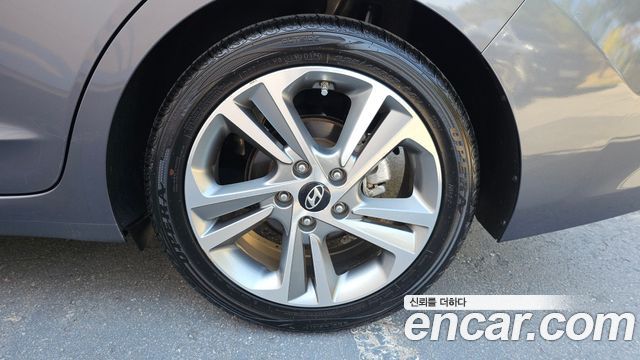 Hyundai Avante (AD) 1.6 GDI Value Plus 2018 — фото 21