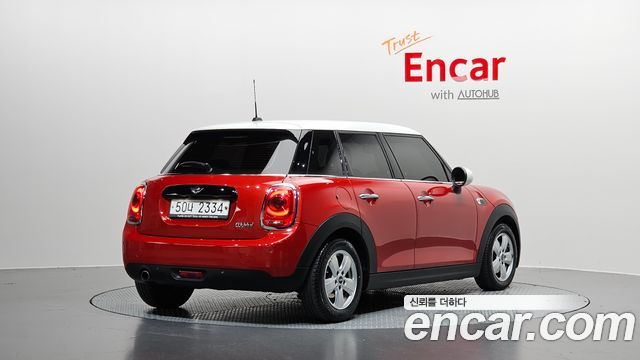 MINI Cooper 5Door Standard 3rd 2018 — фото 2