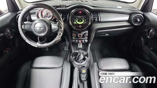 MINI Cooper 5Door Standard 3rd 2018 — фото 7