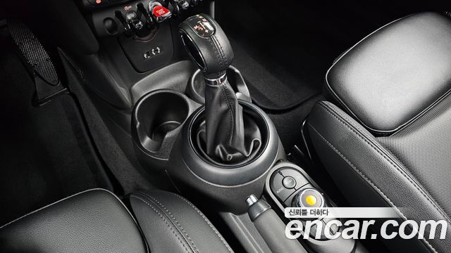 MINI Cooper 5Door Standard 3rd 2018 — фото 9
