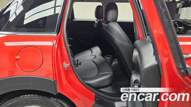 MINI Cooper 5Door Standard 3rd 2018 — фото 11