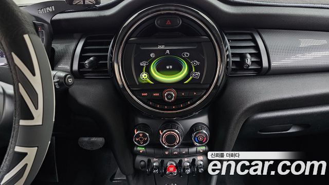 MINI Cooper 5Door Standard 3rd 2018 — фото 13