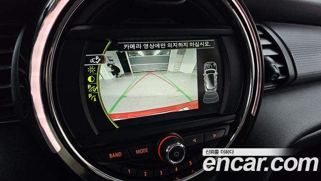 MINI Cooper 5Door Standard 3rd 2018 — фото 15