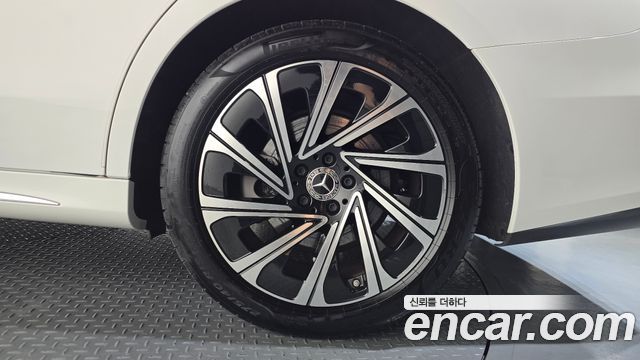 Mercedes-Benz E-Class (W214) E300 4MATIC Exclusive 2024 — фото 27