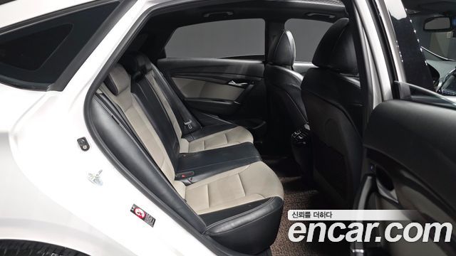 Hyundai i40 Saloon 1.7 VGT D SPEC 2016 — фото 12