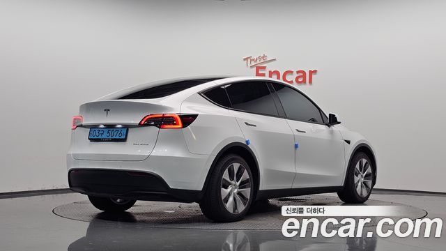 Tesla Model Y Long Range AWD 2022 — фото 2