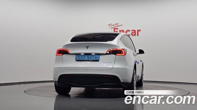 Tesla Model Y Long Range AWD 2022 — фото 4