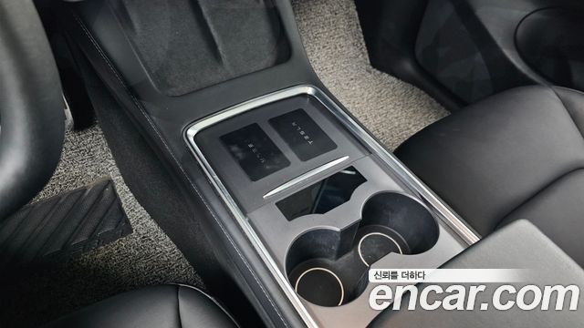 Tesla Model Y Long Range AWD 2022 — фото 35