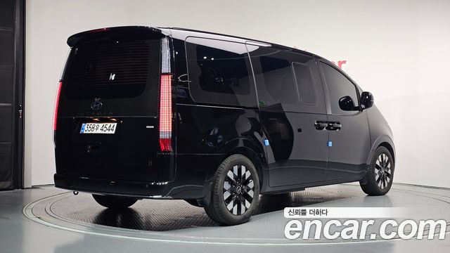 Hyundai Staria 4WD Lounge 9-Seater Inspiration 2025 — фото 2