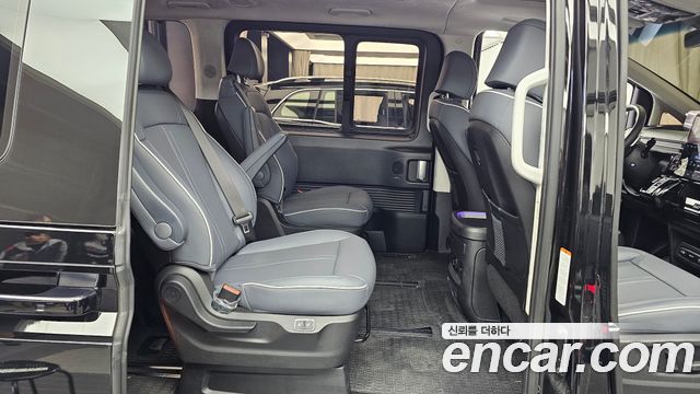 Hyundai Staria 4WD Lounge 9-Seater Inspiration 2025 — фото 12