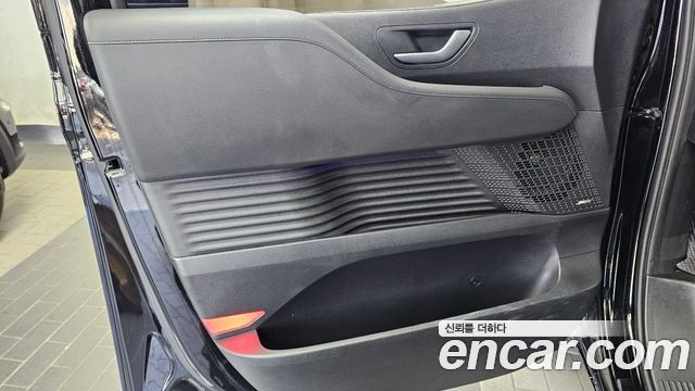 Hyundai Staria 4WD Lounge 9-Seater Inspiration 2025 — фото 25