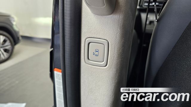 Hyundai Staria 4WD Lounge 9-Seater Inspiration 2025 — фото 31