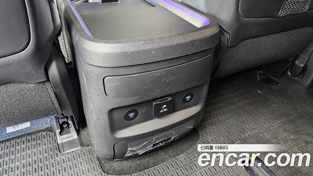 Hyundai Staria 4WD Lounge 9-Seater Inspiration 2025 — фото 32