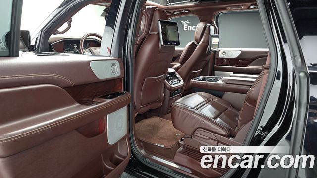 Lincoln Navigator (IV) 3.5L Black Label 2021 — фото 11