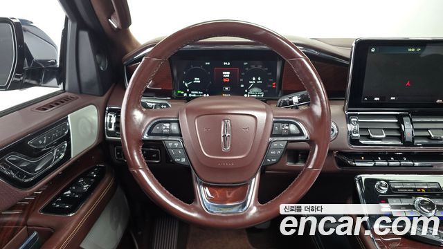 Lincoln Navigator (IV) 3.5L Black Label 2021 — фото 12