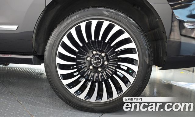 Lincoln Navigator (IV) 3.5L Black Label 2021 — фото 21