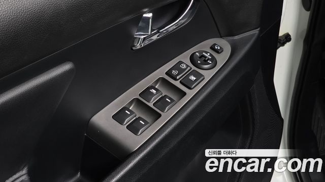Kia Sportage R Diesel 2WD Prestige 2015 — фото 16