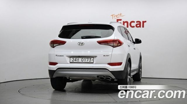 Hyundai Tucson Diesel 2.0 2WD Modern Special 2017 — фото 4