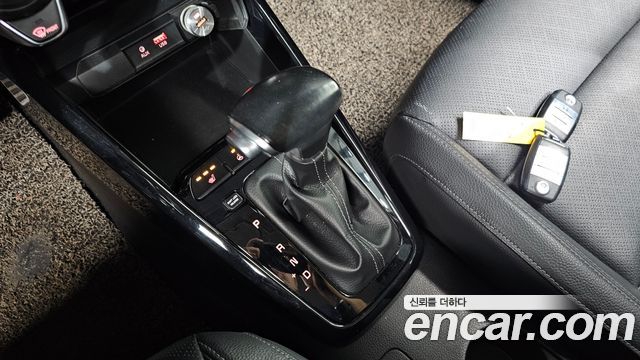 Kia Stonic Diesel 1.6 Prestige 2018 — фото 9