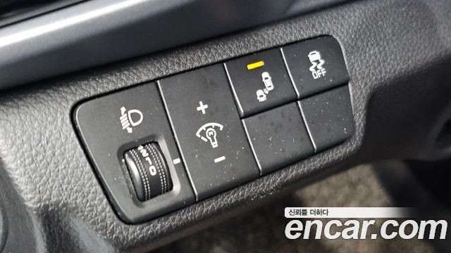 Kia Stonic Diesel 1.6 Prestige 2018 — фото 13