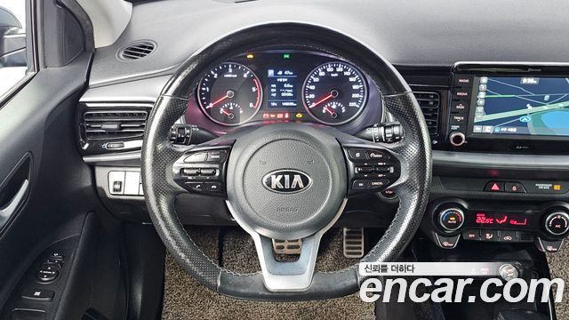 Kia Stonic Diesel 1.6 Prestige 2018 — фото 15