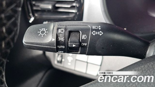 Kia Stonic Diesel 1.6 Prestige 2018 — фото 27