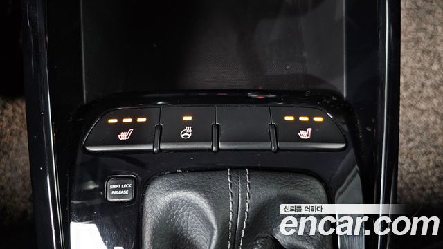 Kia Stonic Diesel 1.6 Prestige 2018 — фото 28