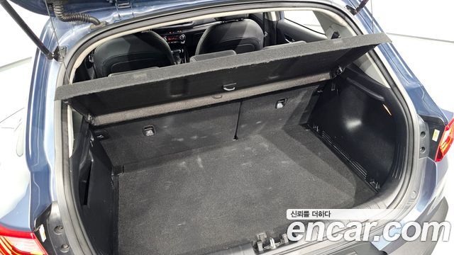 Kia Stonic Diesel 1.6 Prestige 2018 — фото 30