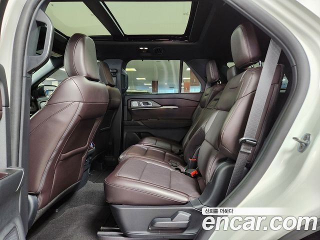 Ford Explorer (VI) 2.3 Platinum 4WD 2025 — фото 15
