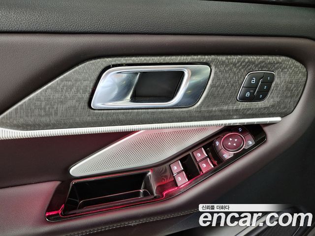 Ford Explorer (VI) 2.3 Platinum 4WD 2025 — фото 21