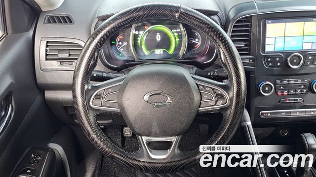 Renault Korea QM6 Diesel 2WD LE 2018 — фото 15