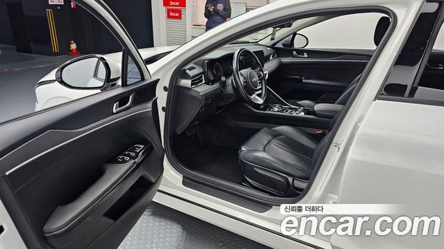 Kia K5 (III) 2.0 Trendy 2023 — фото 10