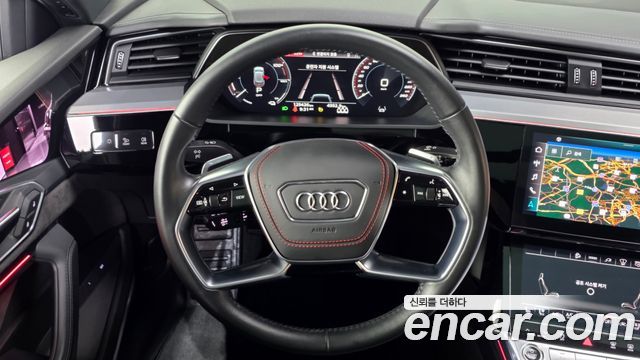 Audi e-tron 55 Quattro 2021 — фото 13