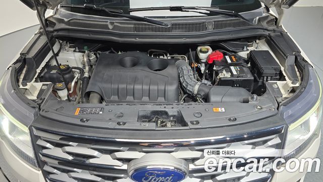 Ford Explorer 2.3 Limited 4WD 5th 2018 — фото 6