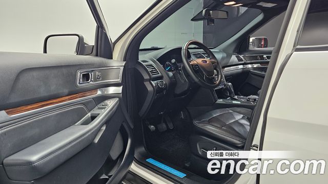 Ford Explorer 2.3 Limited 4WD 5th 2018 — фото 10