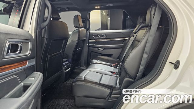 Ford Explorer 2.3 Limited 4WD 5th 2018 — фото 12